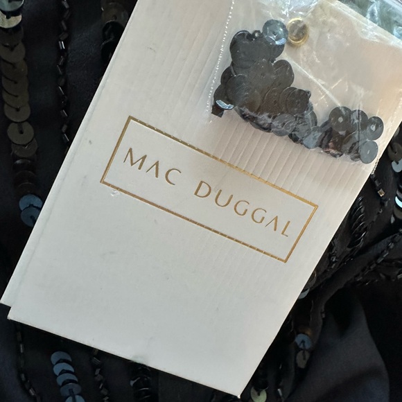 Mac Duggal BLACK Embellished Column Cape Gown - Picture 12 of 13